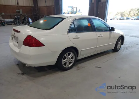 2006 Honda Accord 2.4 Ex from USA, damaged, VIN 1HGCM56856A018817